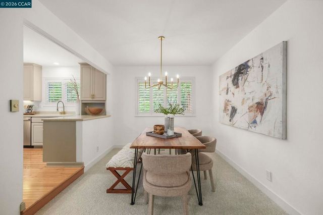 425 Roanoke Dr, Martinez, CA 94553