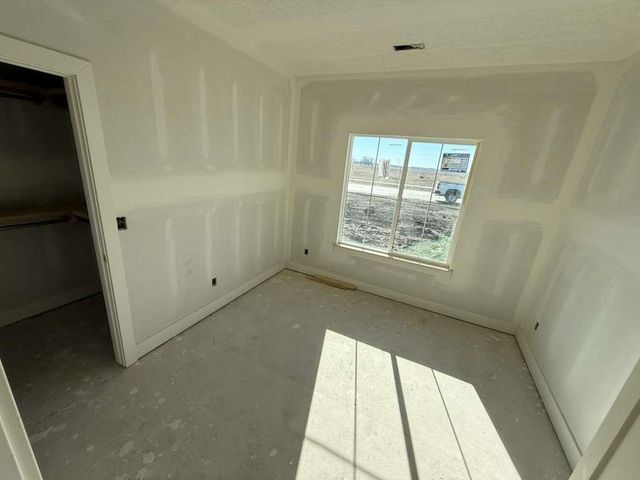 1510 E Appleton St, Valley Center, KS 67147