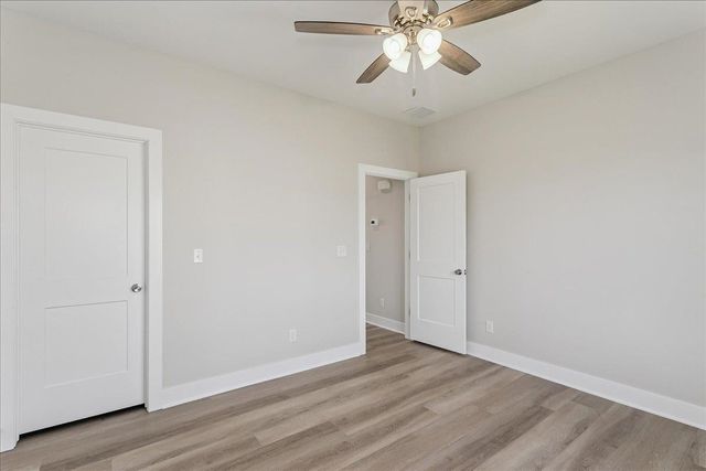 1510 E Appleton St, Valley Center, KS 67147