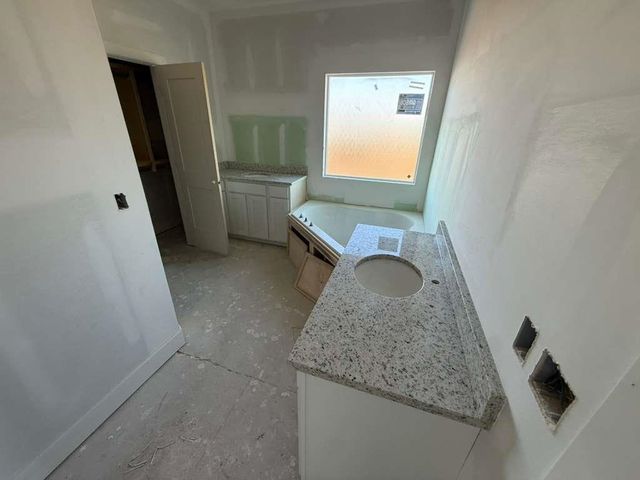 1510 E Appleton St, Valley Center, KS 67147