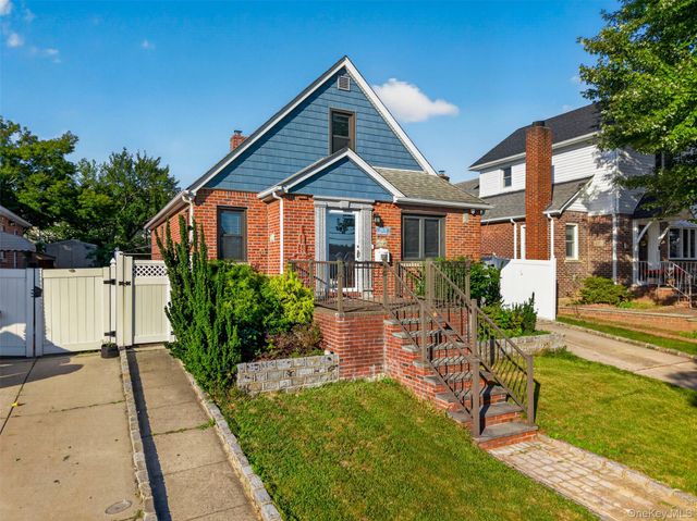 17019 Pidgeon Meadow Road, Fresh Meadows, NY 11365