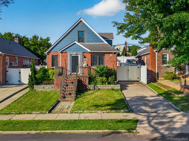 17019 Pidgeon Meadow Road, Fresh Meadows, NY 11365
