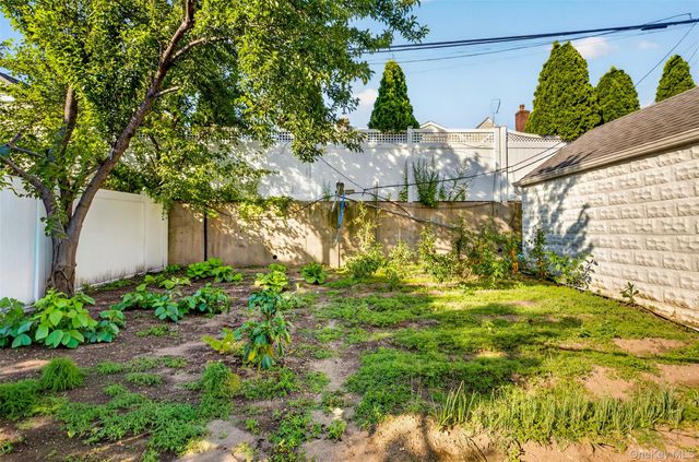 17019 Pidgeon Meadow Road, Fresh Meadows, NY 11365