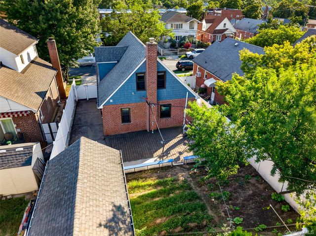 17019 Pidgeon Meadow Road, Fresh Meadows, NY 11365