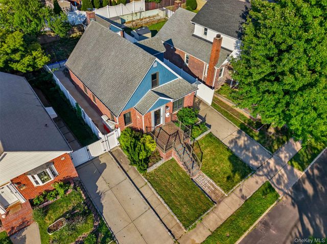 17019 Pidgeon Meadow Road, Fresh Meadows, NY 11365