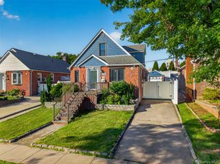 17019 Pidgeon Meadow Road, Fresh Meadows, NY 11365