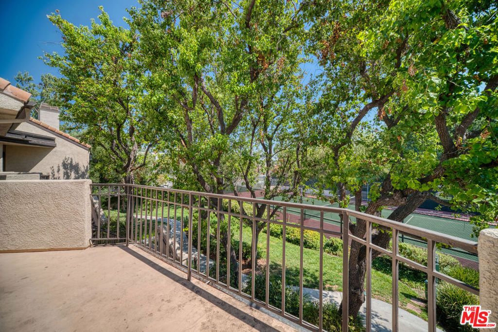 Image 19 of property listing at 24119 Del Monte Drive 56, Santa Clarita, CA 91355