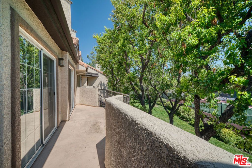 Image 21 of property listing at 24119 Del Monte Drive 56, Santa Clarita, CA 91355