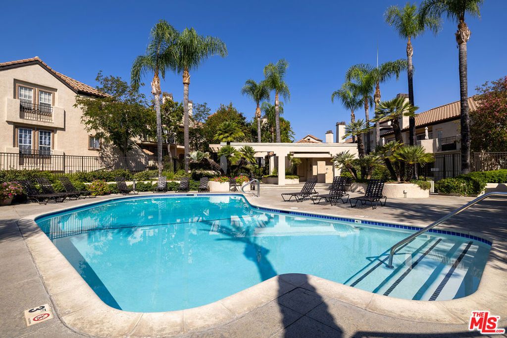 Image 23 of property listing at 24119 Del Monte Drive 56, Santa Clarita, CA 91355