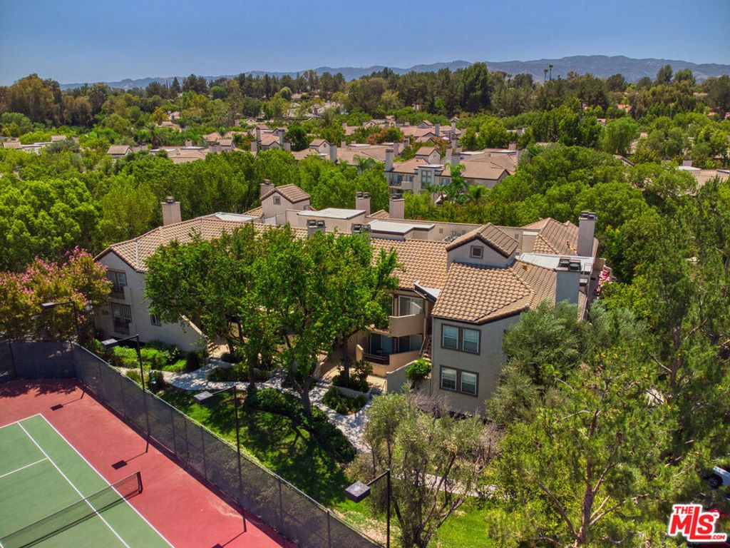 Image 26 of property listing at 24119 Del Monte Drive 56, Santa Clarita, CA 91355