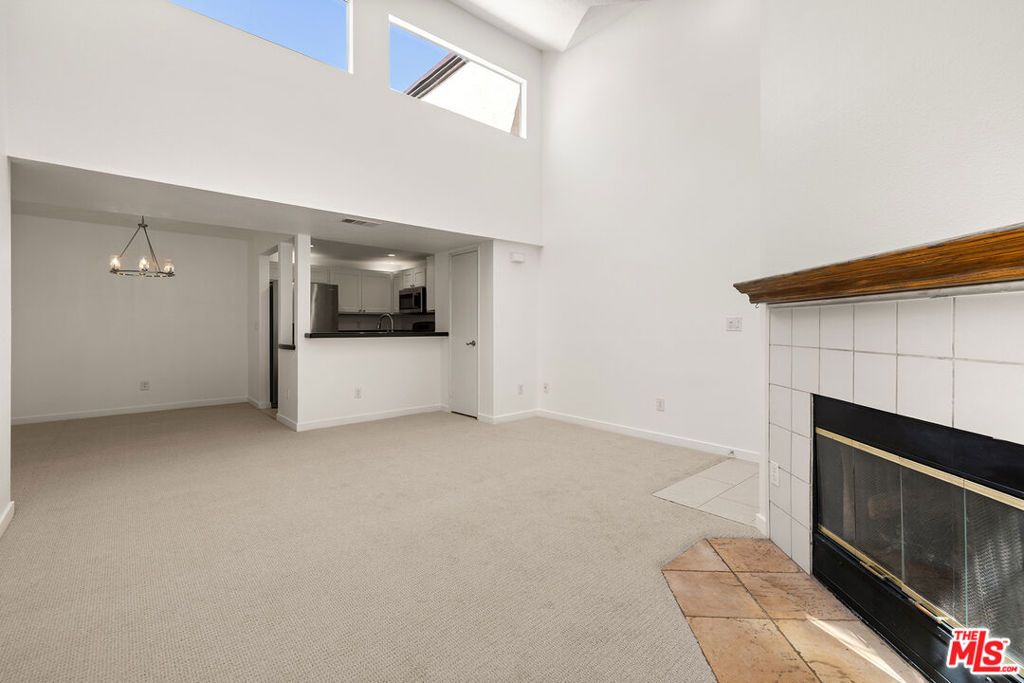 Image 3 of property listing at 24119 Del Monte Drive 56, Santa Clarita, CA 91355