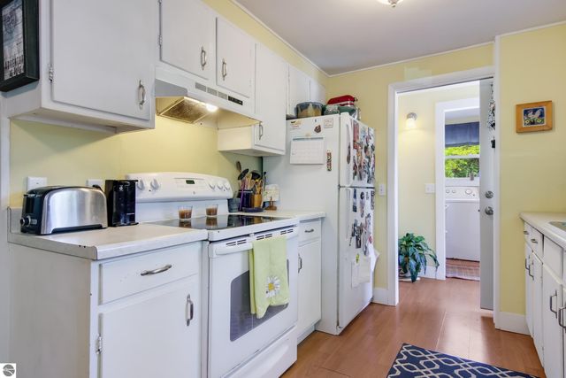 6033 Aarwood Road, Rapid City, MI 49676