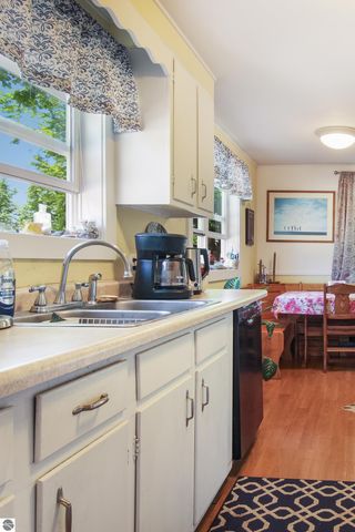 6033 Aarwood Road, Rapid City, MI 49676