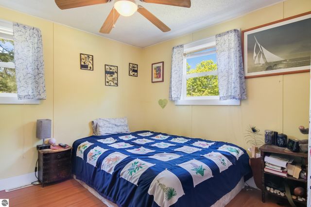 6033 Aarwood Road, Rapid City, MI 49676