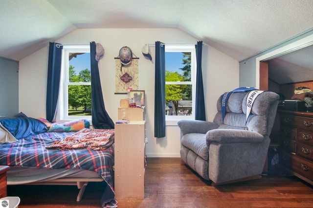 6033 Aarwood Road, Rapid City, MI 49676