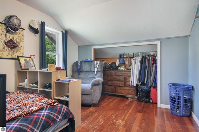 6033 Aarwood Road, Rapid City, MI 49676