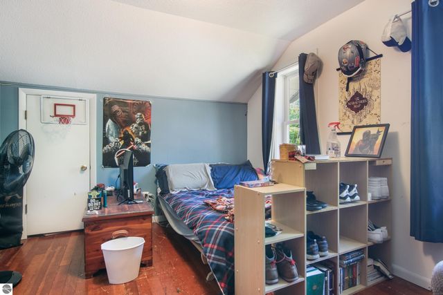 6033 Aarwood Road, Rapid City, MI 49676