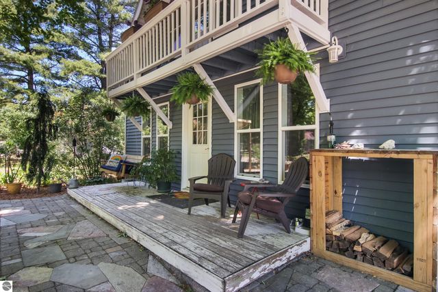 6033 Aarwood Road, Rapid City, MI 49676