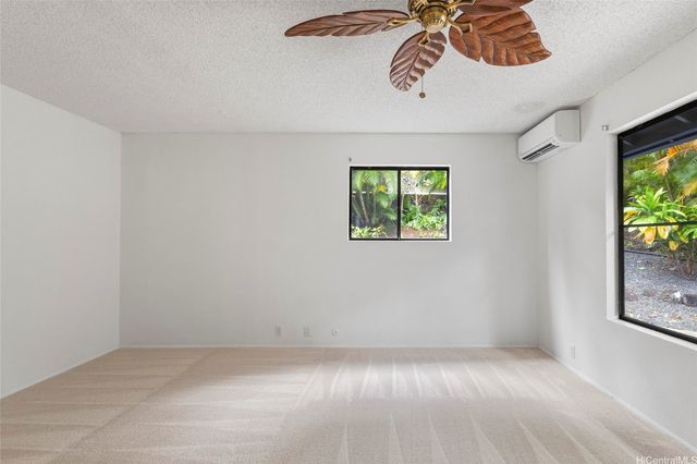 98-1528 Kaonohi Street, Aiea, HI 96701