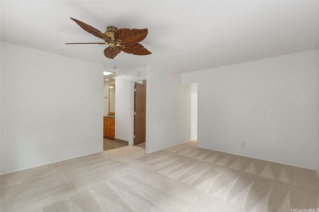 98-1528 Kaonohi Street, Aiea, HI 96701
