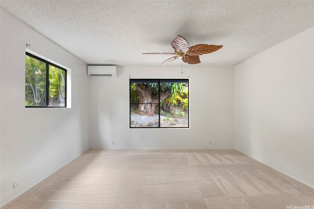 98-1528 Kaonohi Street, Aiea, HI 96701