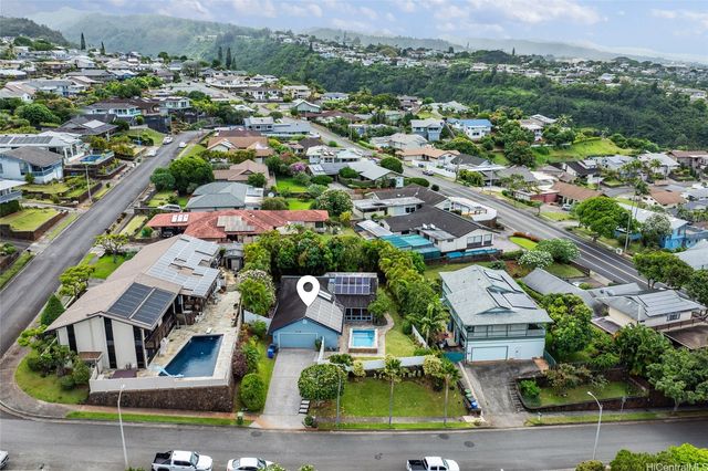 98-1528 Kaonohi Street, Aiea, HI 96701