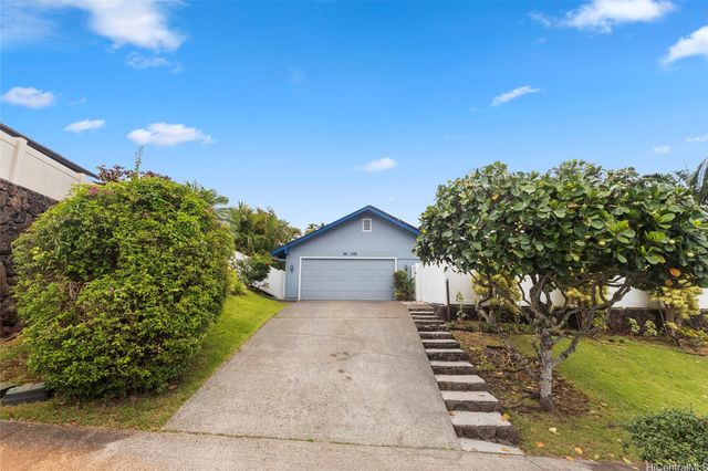 98-1528 Kaonohi Street, Aiea, HI 96701