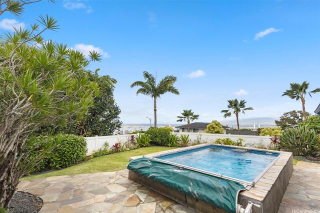 98-1528 Kaonohi Street, Aiea, HI 96701