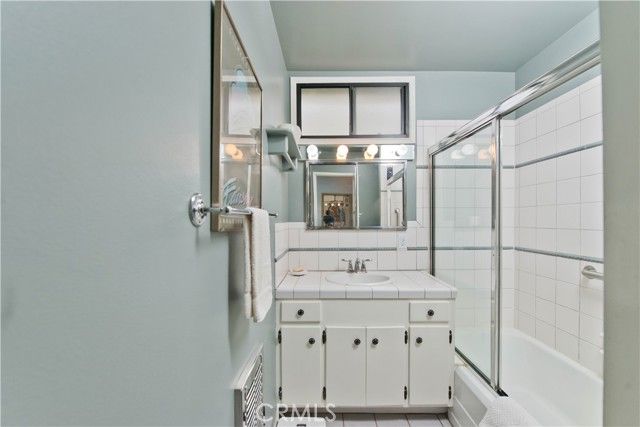 6631 Densmore Avenue, Los Angeles, CA 91406