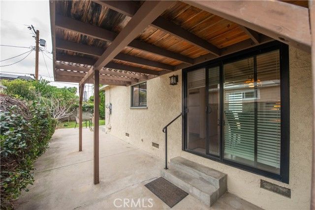 6631 Densmore Avenue, Los Angeles, CA 91406