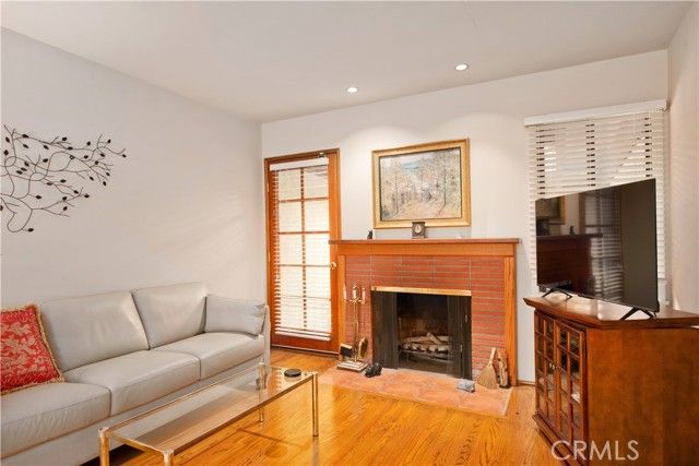 6631 Densmore Avenue, Los Angeles, CA 91406