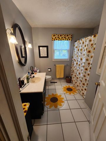 936 James Street, Plainwell, MI 49080