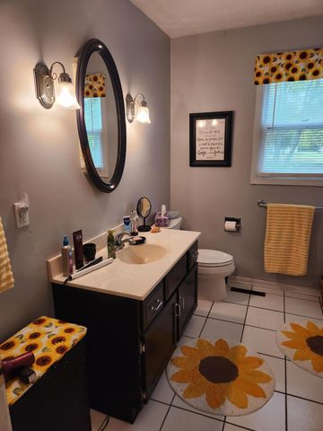 936 James Street, Plainwell, MI 49080