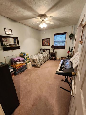 936 James Street, Plainwell, MI 49080