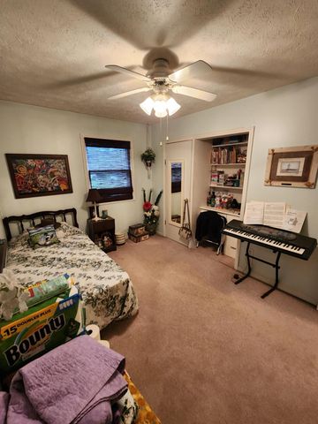 936 James Street, Plainwell, MI 49080