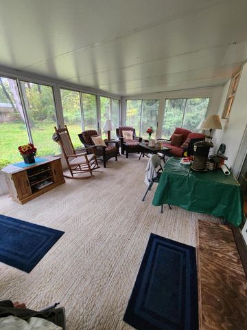 936 James Street, Plainwell, MI 49080