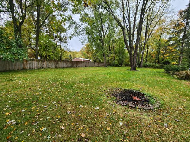 936 James Street, Plainwell, MI 49080