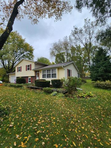 936 James Street, Plainwell, MI 49080