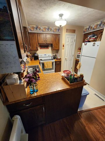 936 James Street, Plainwell, MI 49080