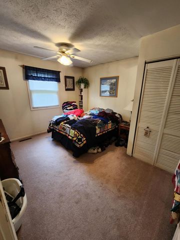 936 James Street, Plainwell, MI 49080