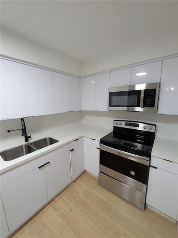 7022 SW 19th Ct, North Lauderdale, FL 33068