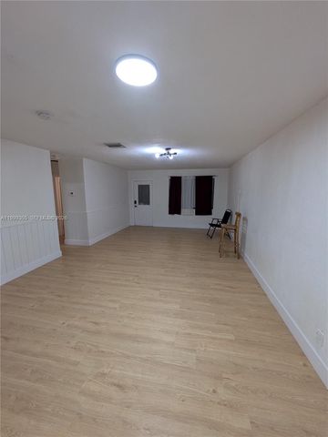 7022 SW 19th Ct, North Lauderdale, FL 33068