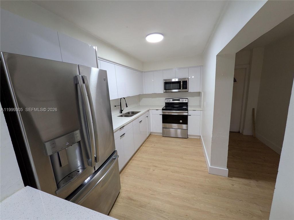 7022 SW 19th Ct, North Lauderdale, FL 33068