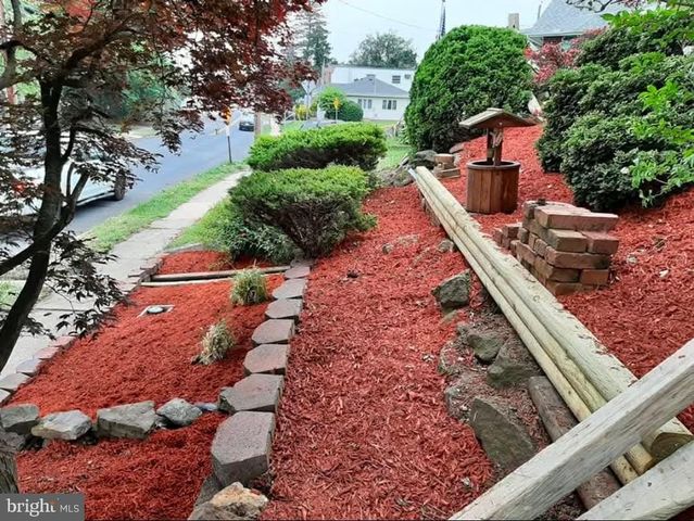 964 NEW HOLLAND RD, Reading, PA 19607