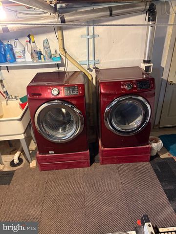 964 NEW HOLLAND RD, Reading, PA 19607