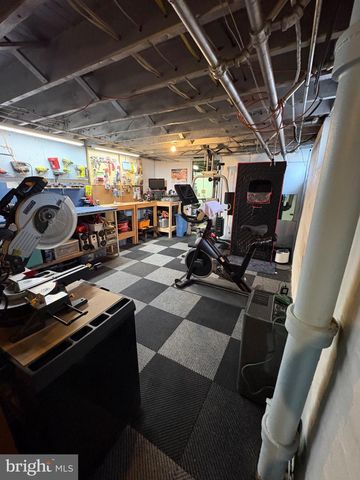 964 NEW HOLLAND RD, Reading, PA 19607