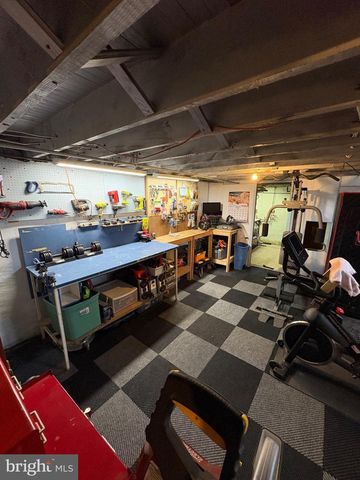 964 NEW HOLLAND RD, Reading, PA 19607