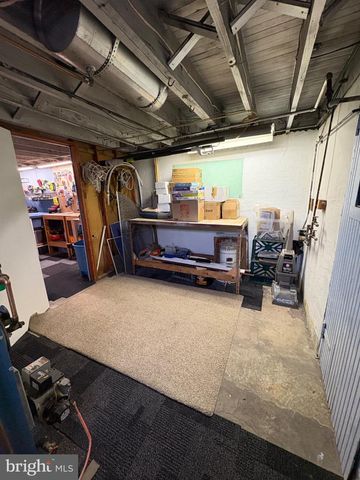 964 NEW HOLLAND RD, Reading, PA 19607