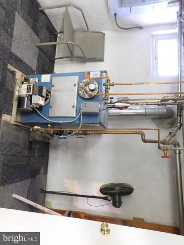 964 NEW HOLLAND RD, Reading, PA 19607