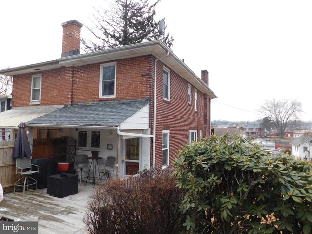 964 NEW HOLLAND RD, Reading, PA 19607